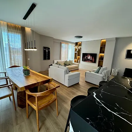 The Boulevard Bliss *